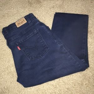 Im selling A pair of Levi’s